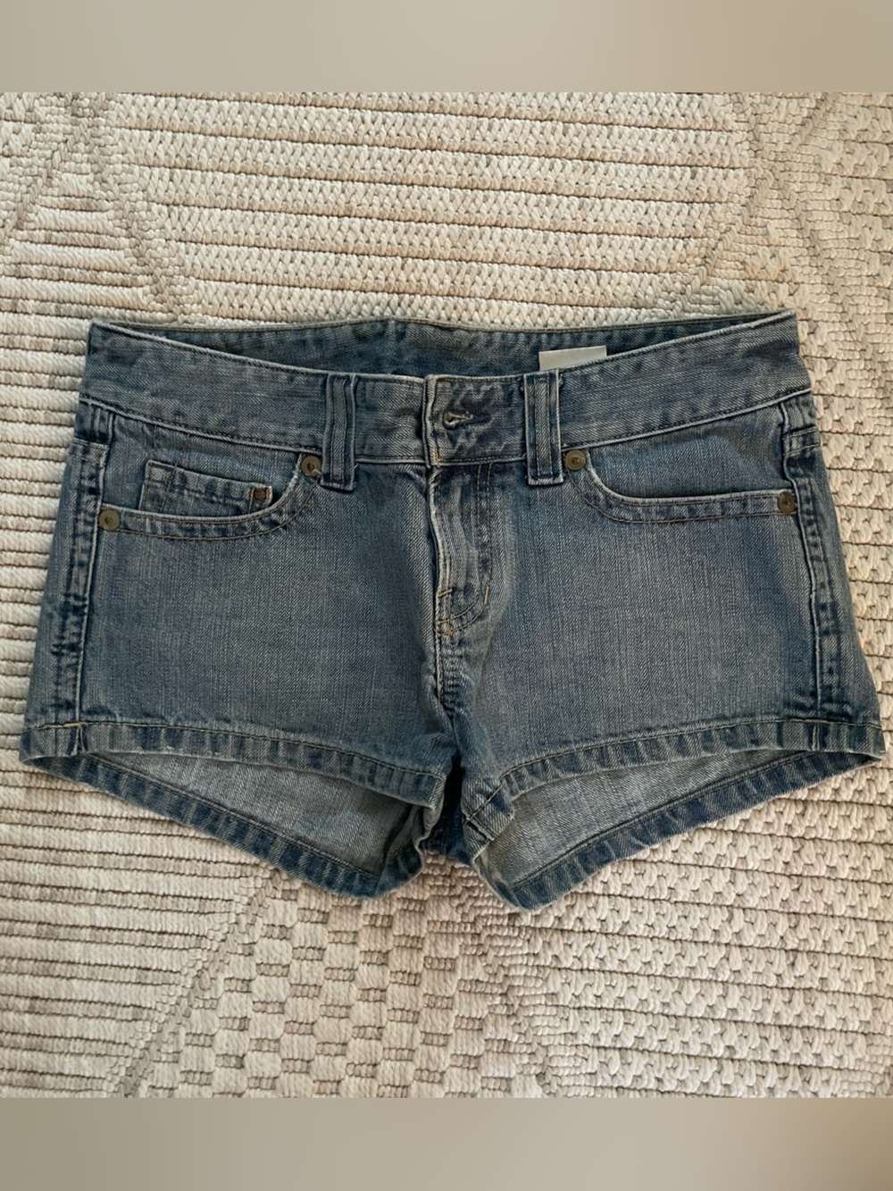 X2 Women's Light Blue Denim Jean Shorts, size 4